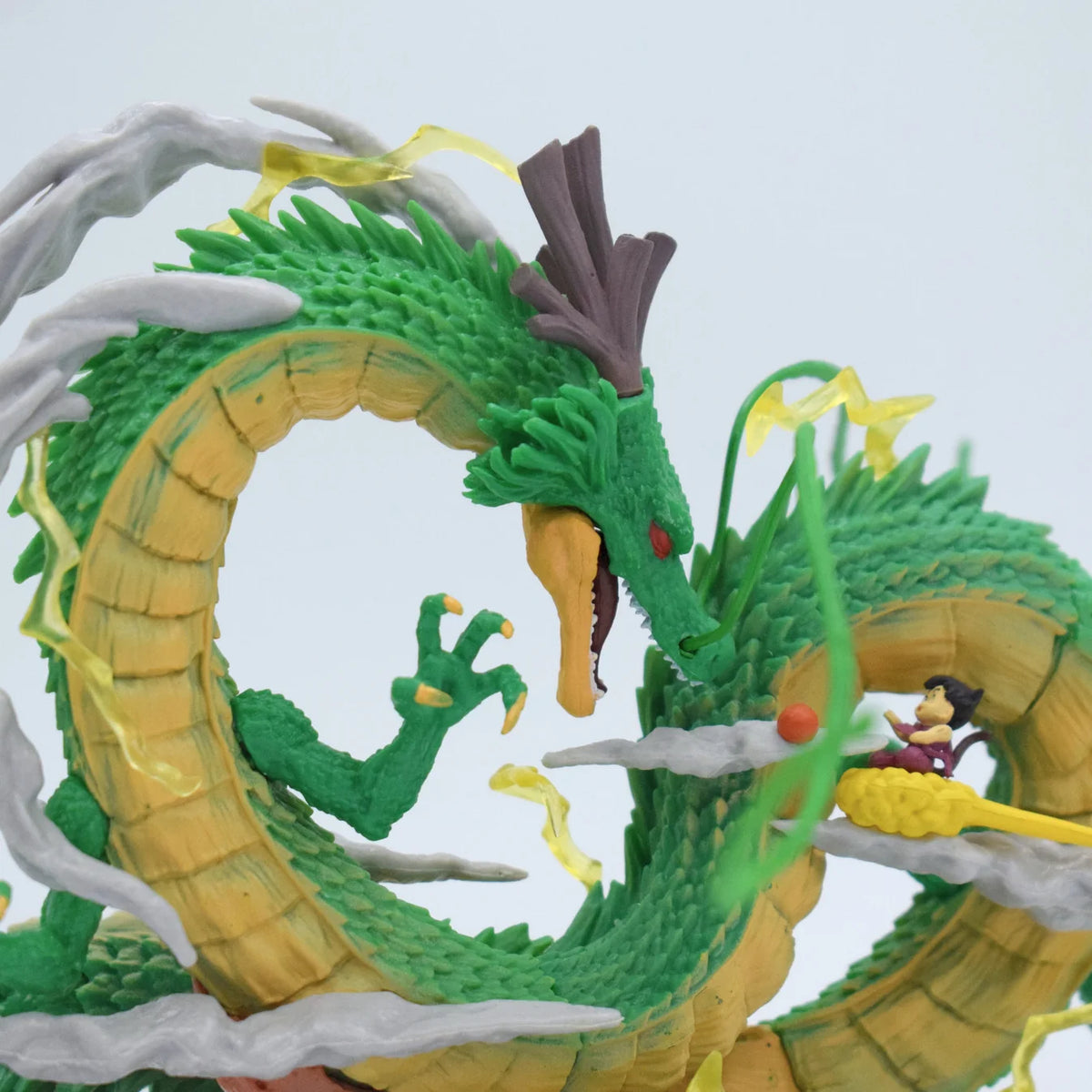 Shenron Dragon Diorama Figure with Goku on Flying Nimbus – 21 cm Dragon Ball Collectible Statue