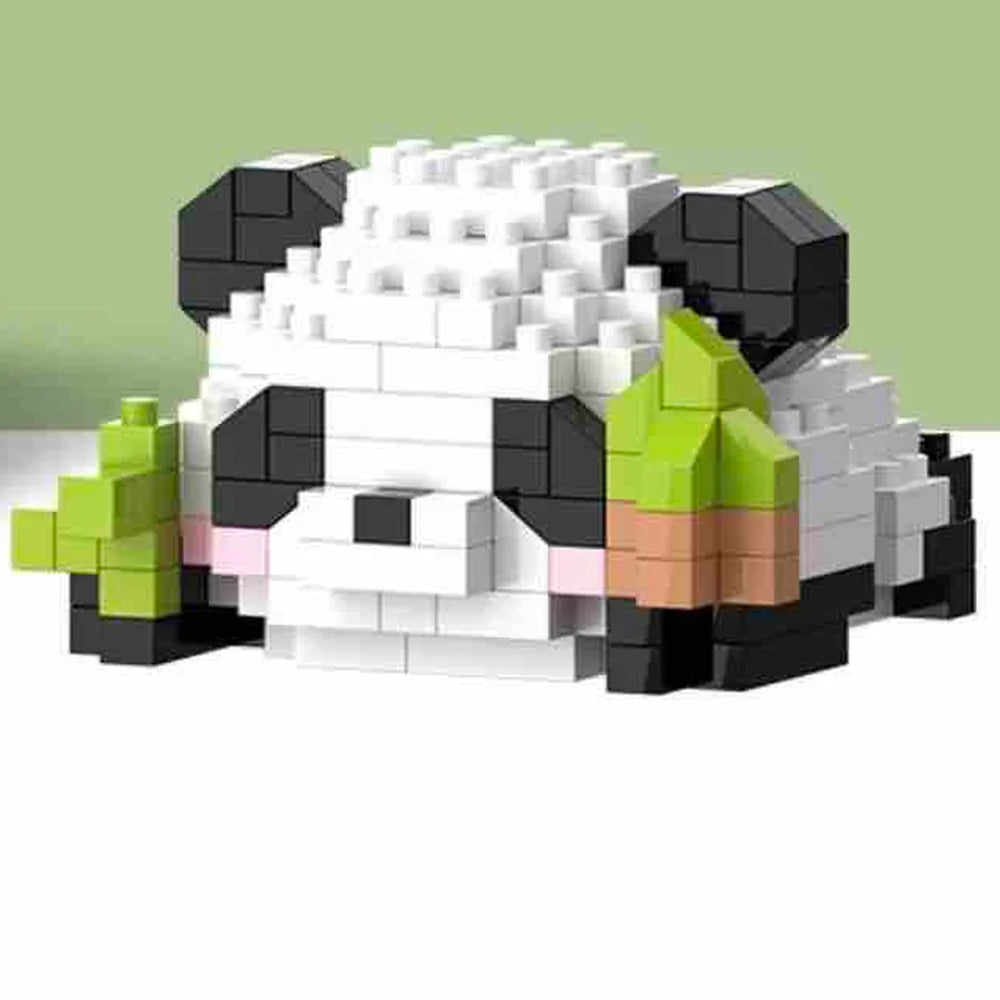 Micro building-block panda with bamboo